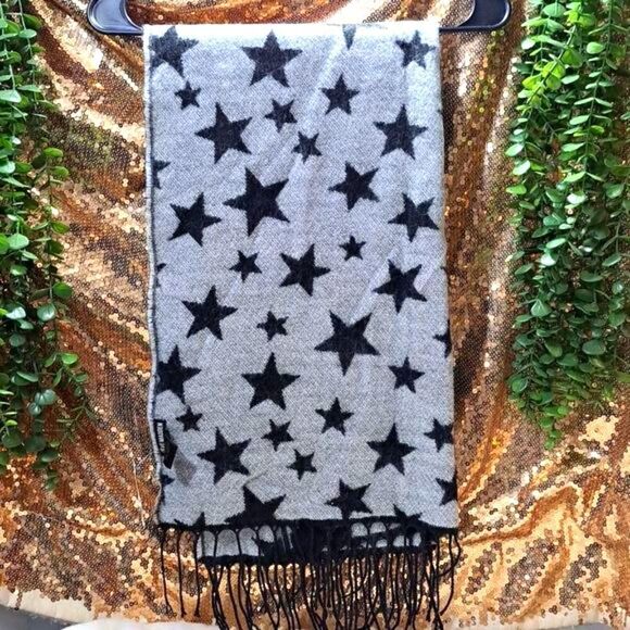 NWT Steve Madden Scarf - Picture 1 of 3